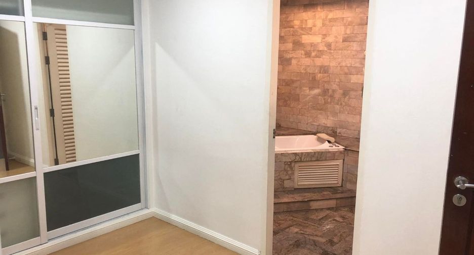 出租 4 卧室 独立屋 在 Bang Na, 曼谷