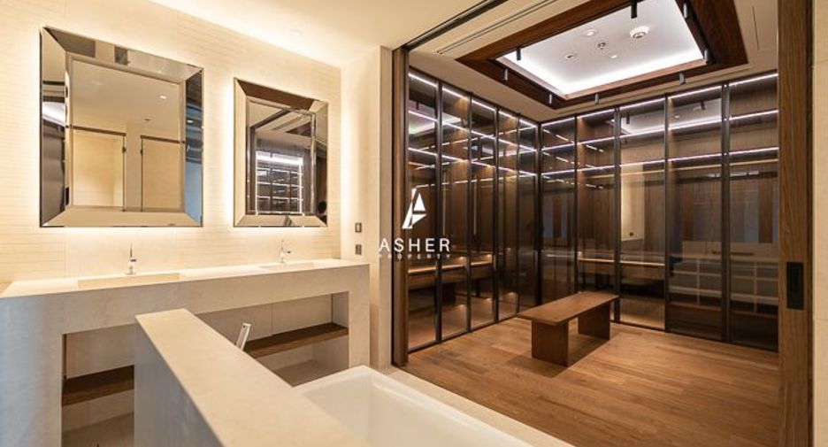 For rent 3 bedrooms condo in Yan Nawa, Bangkok