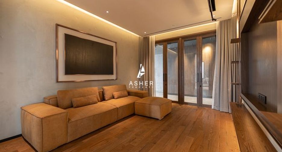 For rent 3 bedrooms condo in Yan Nawa, Bangkok