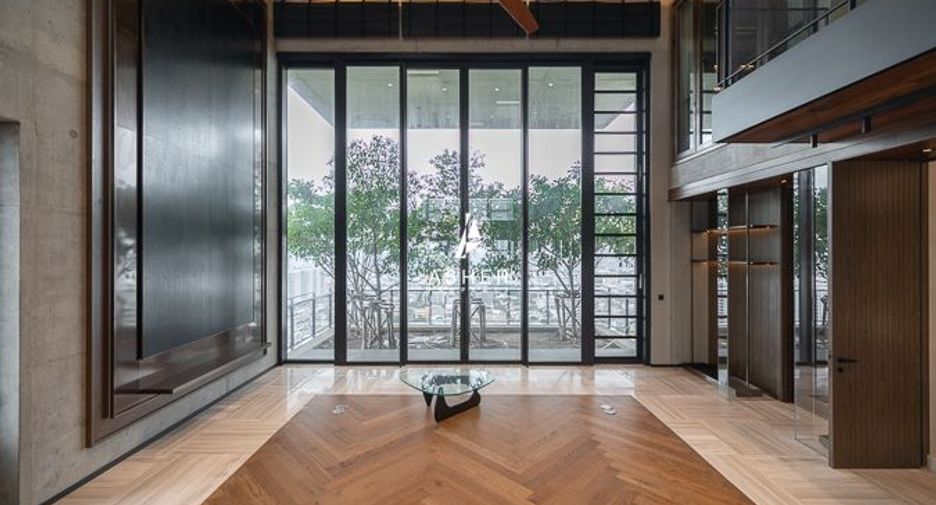 For rent 3 bedrooms condo in Yan Nawa, Bangkok