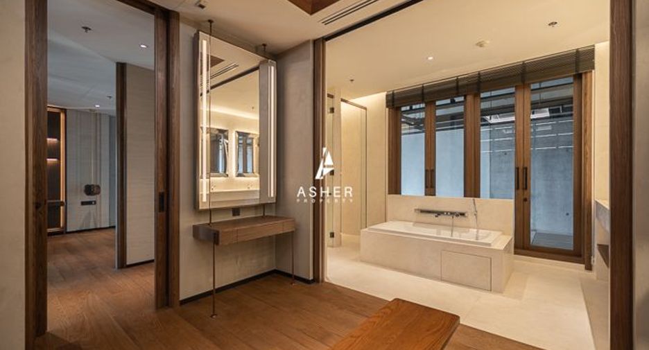 For rent 3 bedrooms condo in Yan Nawa, Bangkok