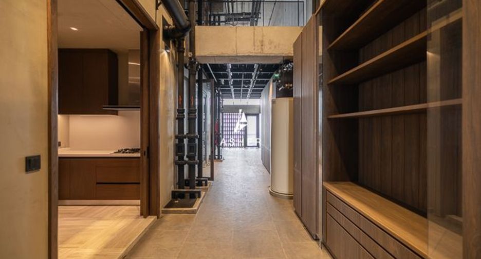 For rent 3 bedrooms condo in Yan Nawa, Bangkok