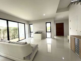 For sale 3 Beds house in Mueang Krabi, Krabi