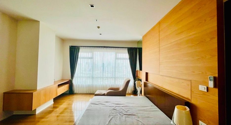 Haus zur Miete mit 3 Zimmer in Khlong Toei, Bangkok