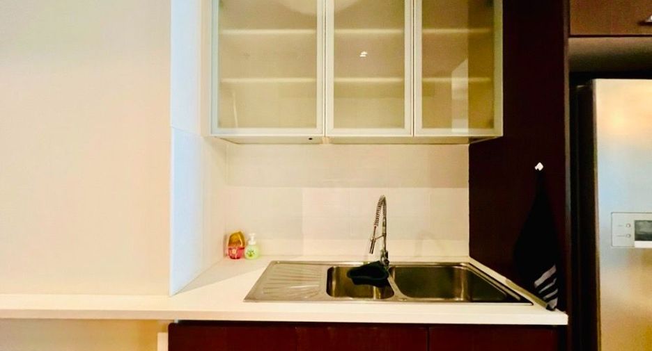 Haus zur Miete mit 3 Zimmer in Khlong Toei, Bangkok