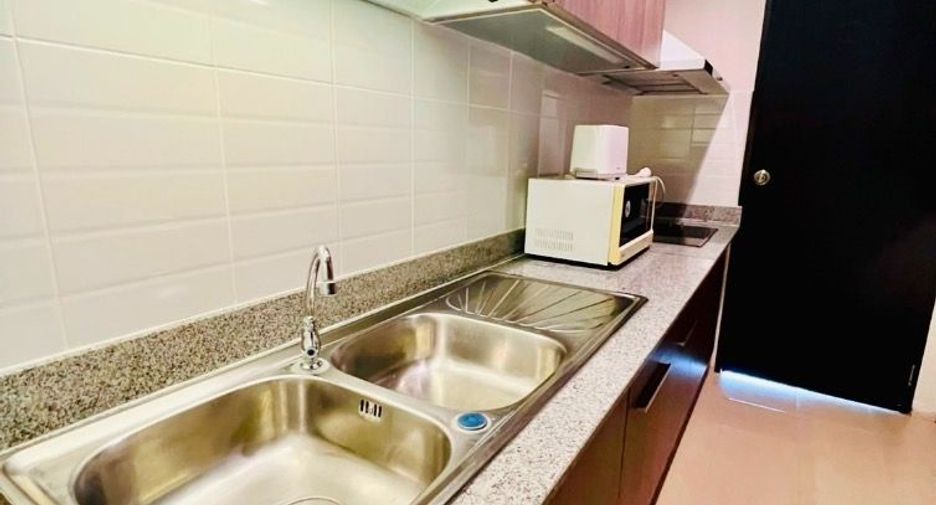 Haus zur Miete mit 3 Zimmer in Khlong Toei, Bangkok