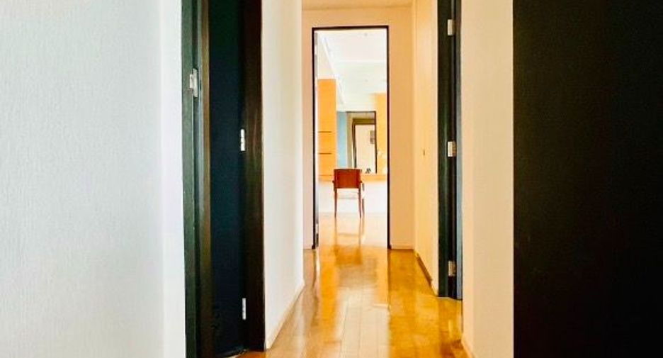 Haus zur Miete mit 3 Zimmer in Khlong Toei, Bangkok