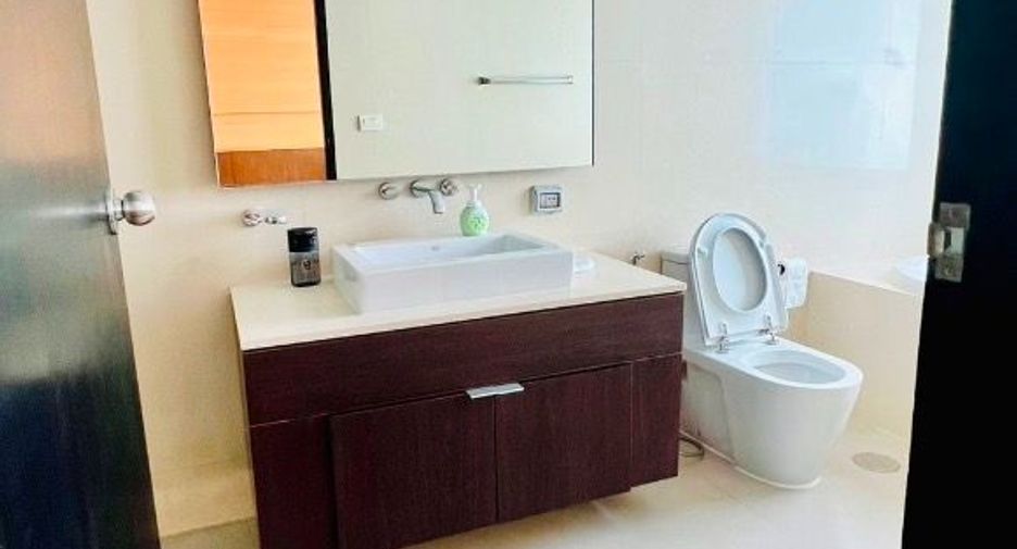 Haus zur Miete mit 3 Zimmer in Khlong Toei, Bangkok