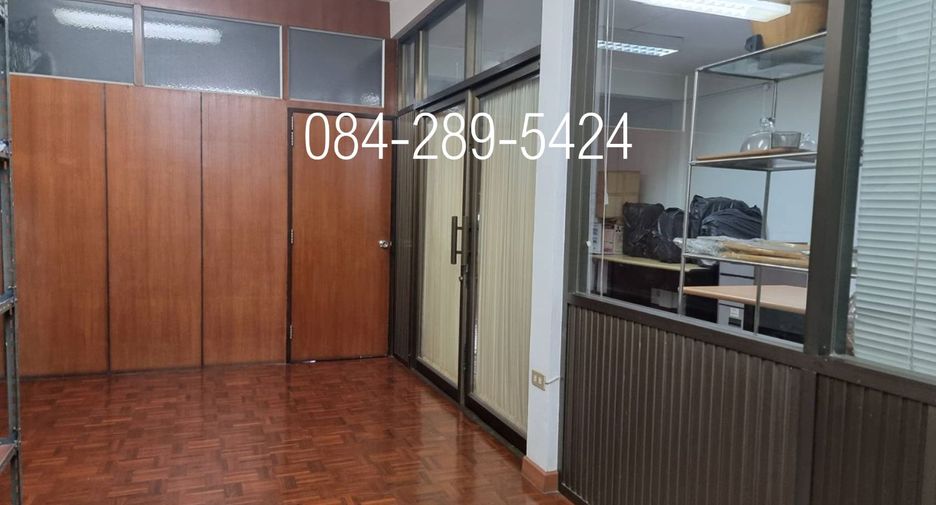 For rent retail Space in Khlong San, Bangkok