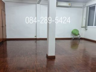 For rent retail Space in Khlong San, Bangkok