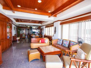 For sale 3 bed condo in Na Jomtien, Pattaya