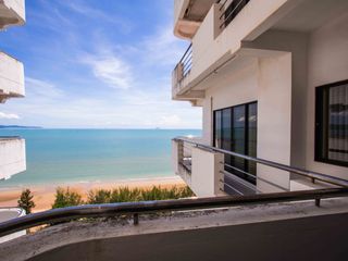 For sale 3 bed condo in Na Jomtien, Pattaya