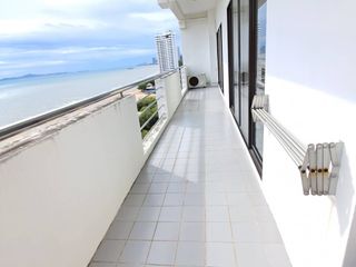 For sale 3 bed condo in Na Jomtien, Pattaya