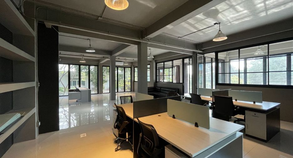 For rent 4 bed office in Chatuchak, Bangkok