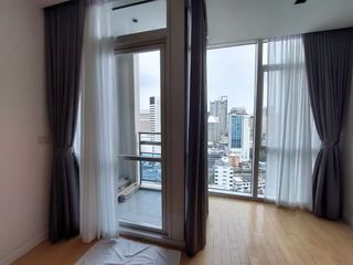 For rent 2 bedrooms condo in Pathum Wan, Bangkok