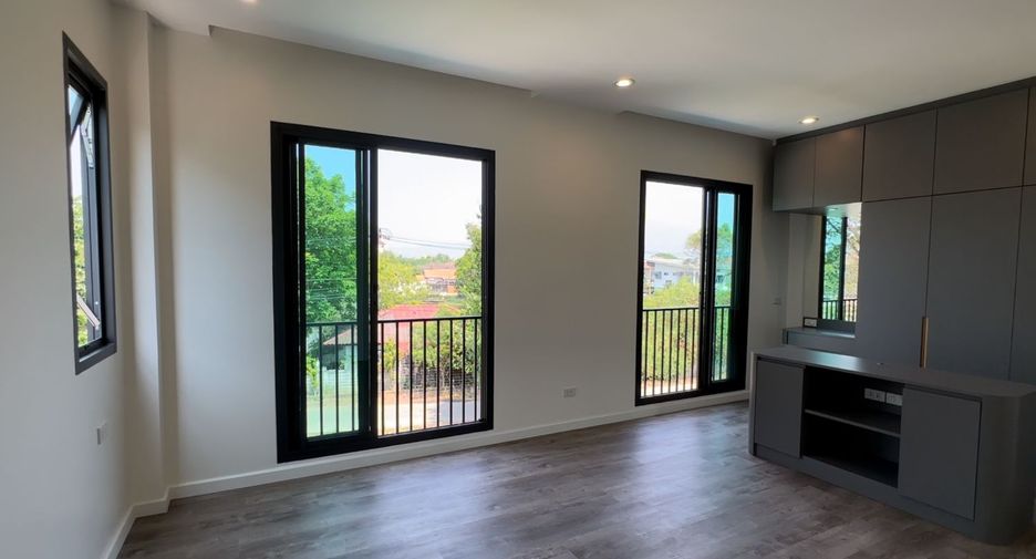 For rent and for sale 4 bedrooms house in Mueang Chiang Mai, Chiang Mai