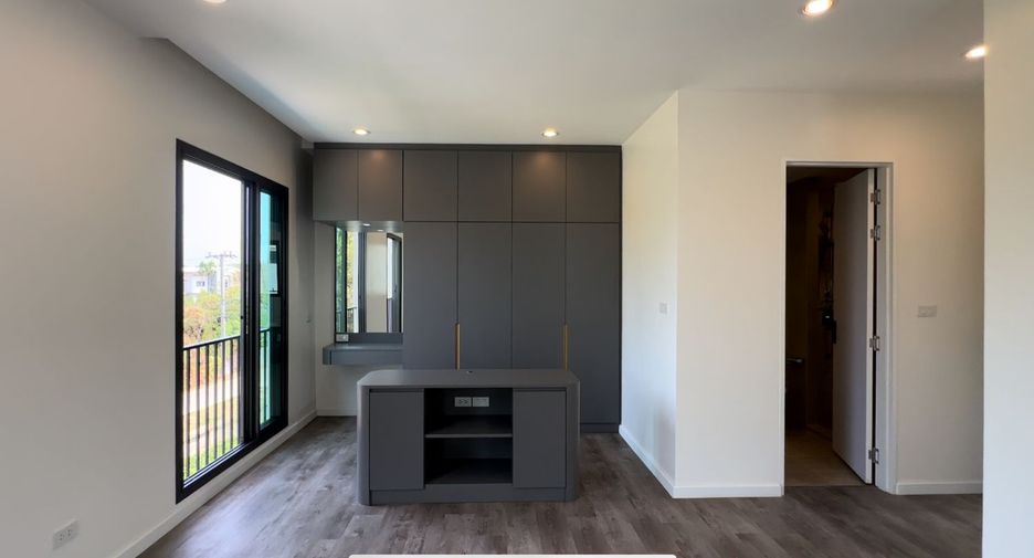 For rent and for sale 4 bedrooms house in Mueang Chiang Mai, Chiang Mai