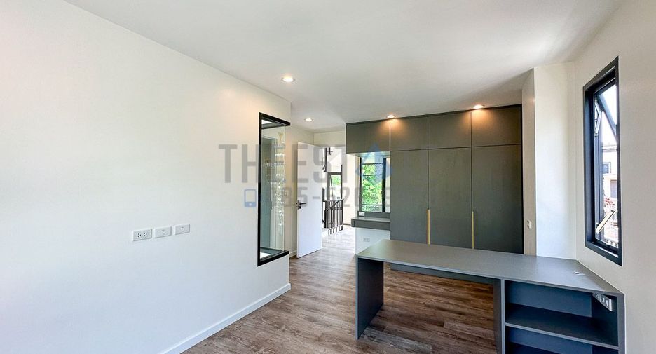 For rent and for sale 4 bedrooms house in Mueang Chiang Mai, Chiang Mai