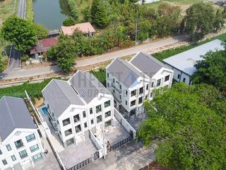 Haus zur Miete und zum Kauf mit 4 Zimmer in Mueang Chiang Mai, Chiang Mai