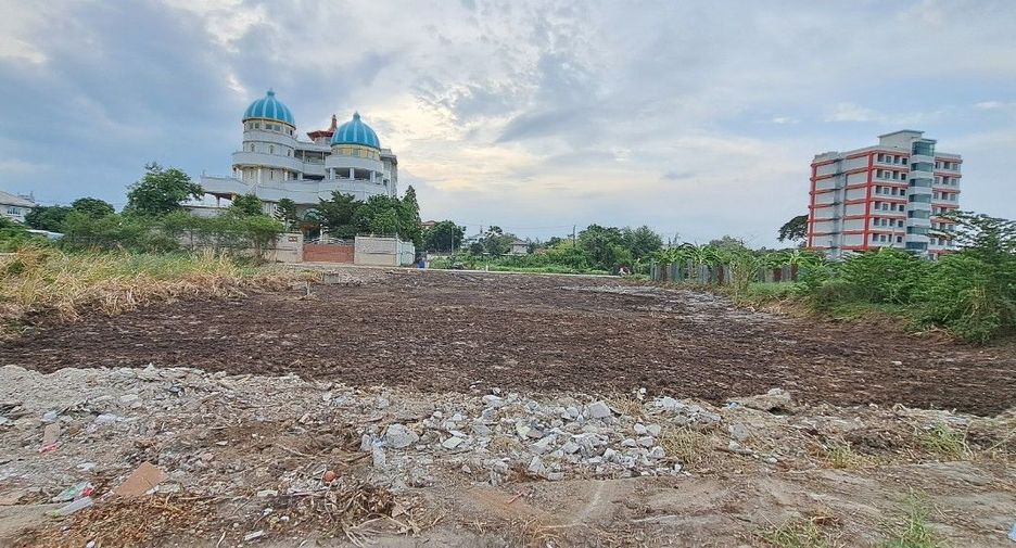 For sale land in Khan Na Yao, Bangkok