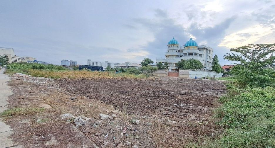 For sale land in Khan Na Yao, Bangkok