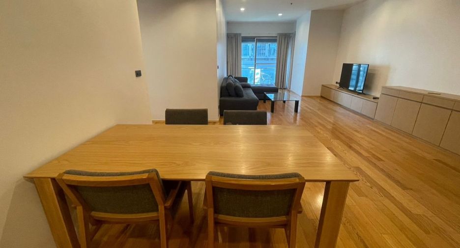 For rent 3 bedrooms condo in Khlong Toei, Bangkok