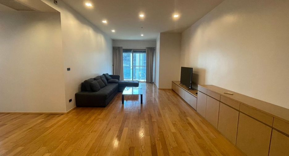 For rent 3 bedrooms condo in Khlong Toei, Bangkok