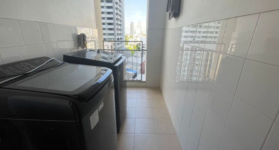 For rent 3 bedrooms condo in Khlong Toei, Bangkok