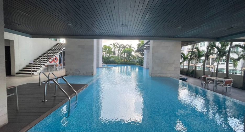 For rent 3 bedrooms condo in Khlong Toei, Bangkok