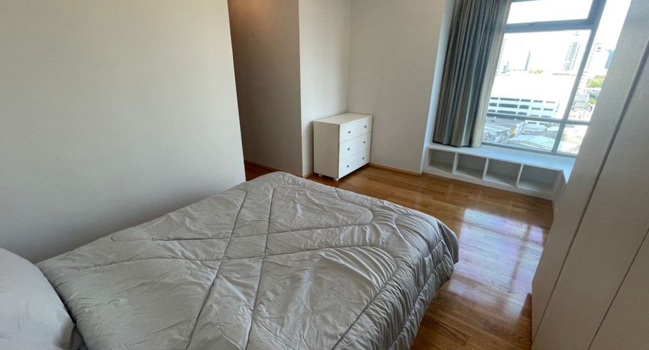 For rent 3 bedrooms condo in Khlong Toei, Bangkok