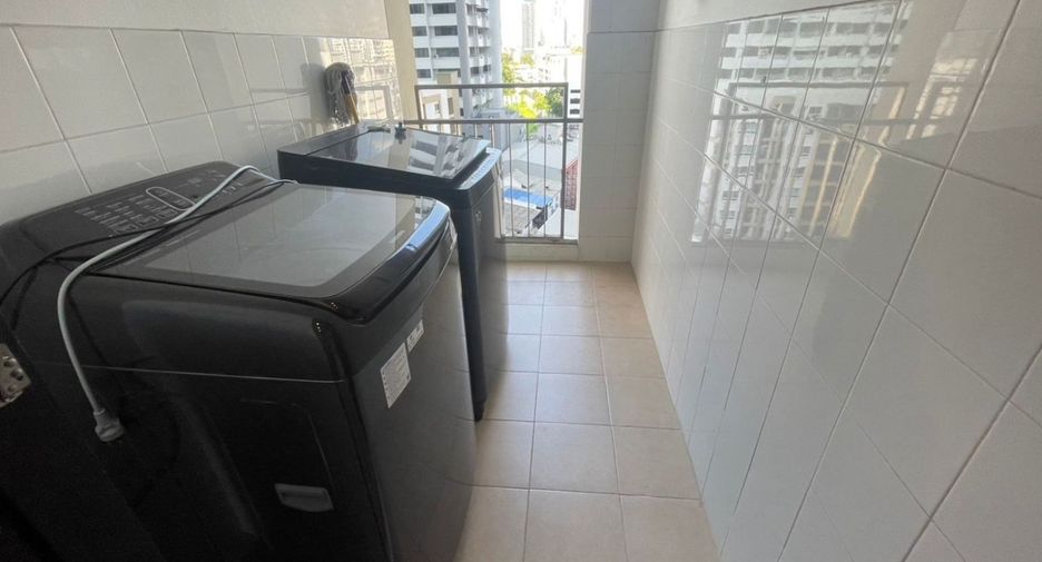 For rent 3 bedrooms condo in Khlong Toei, Bangkok