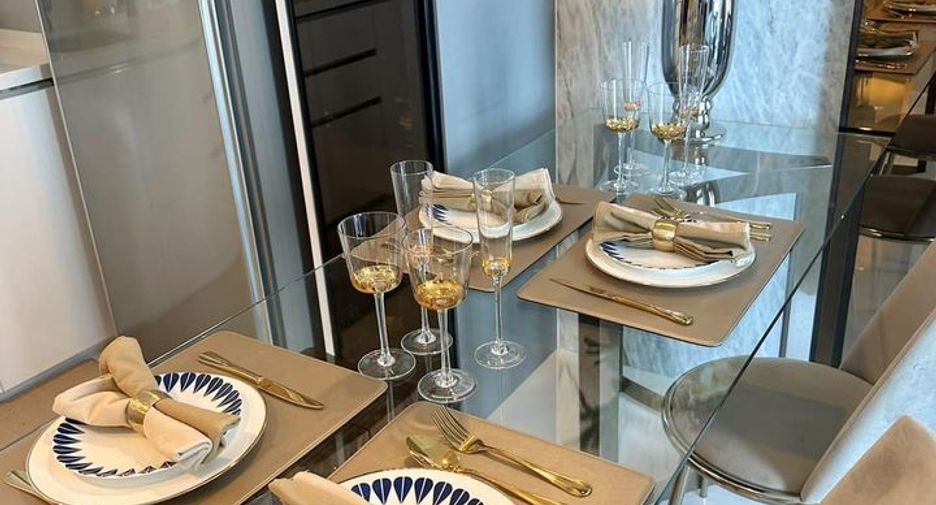 For rent そして for sale 2 Beds condo in Sathon, Bangkok