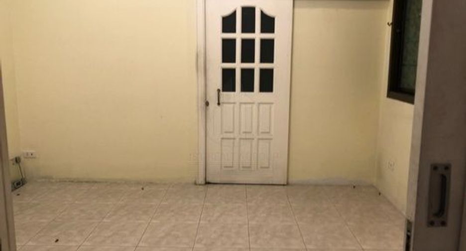 出租 4 卧室 独立屋 在 Khlong Toei, 曼谷