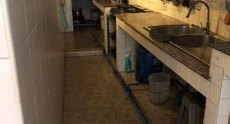 出租 4 卧室 独立屋 在 Khlong Toei, 曼谷