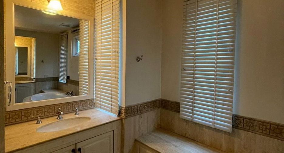 Haus zur Miete mit 4 Zimmer in Bang Phli, Samut Prakan
