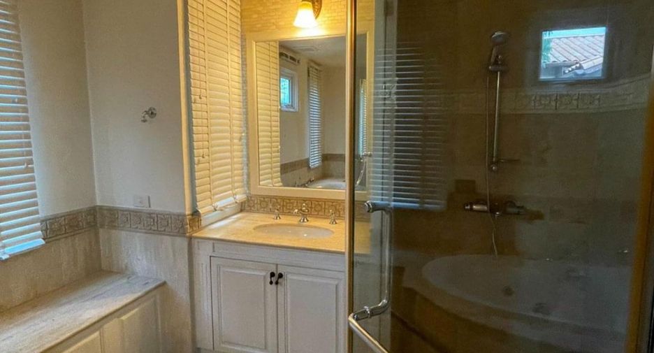 Haus zur Miete mit 4 Zimmer in Bang Phli, Samut Prakan