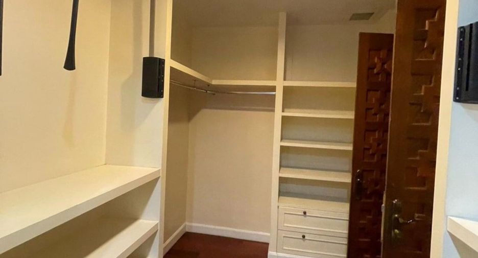 Haus zur Miete mit 4 Zimmer in Bang Phli, Samut Prakan