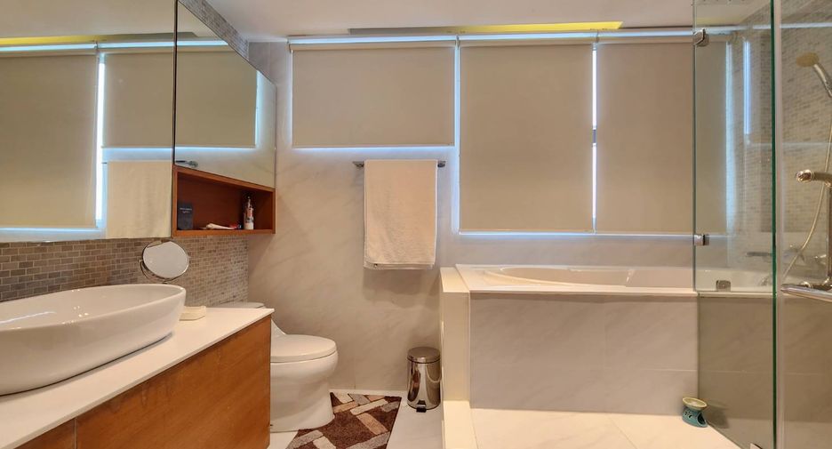 For sale 1 bed condo in Khlong San, Bangkok