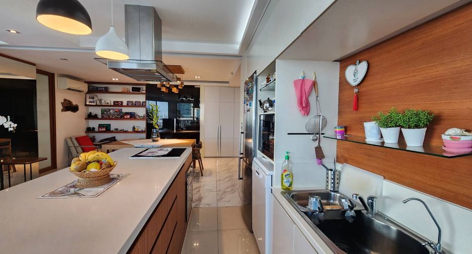 For sale 1 bed condo in Khlong San, Bangkok