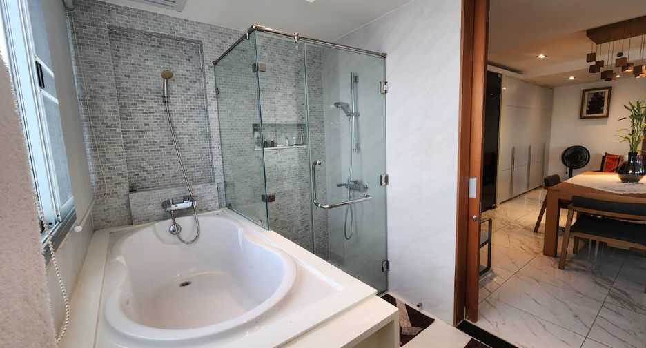 For sale 1 bed condo in Khlong San, Bangkok