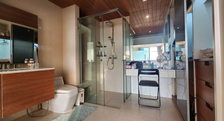 For sale 1 bed condo in Khlong San, Bangkok