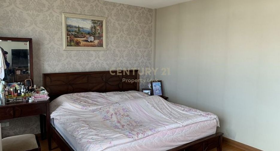 Casa adosada en venta de 5 habitaciones en Prawet, Bangkok