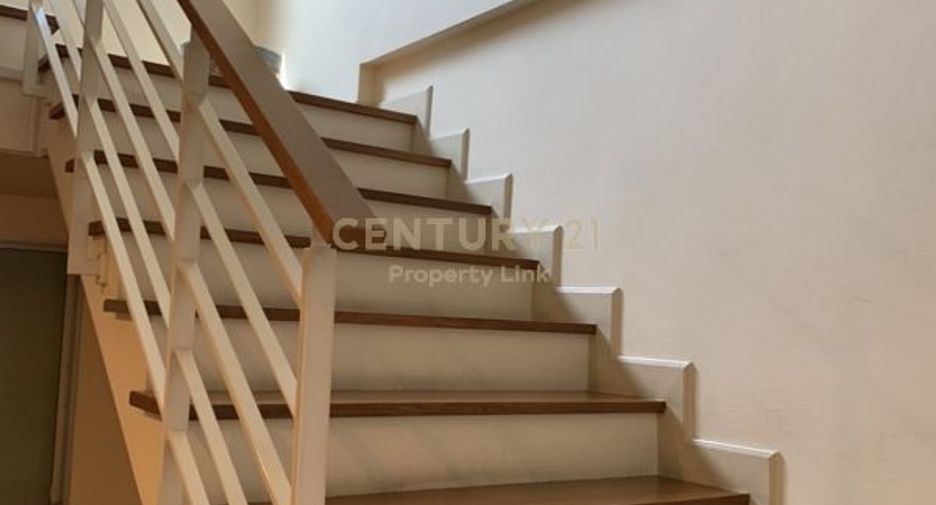 Casa adosada en venta de 5 habitaciones en Prawet, Bangkok