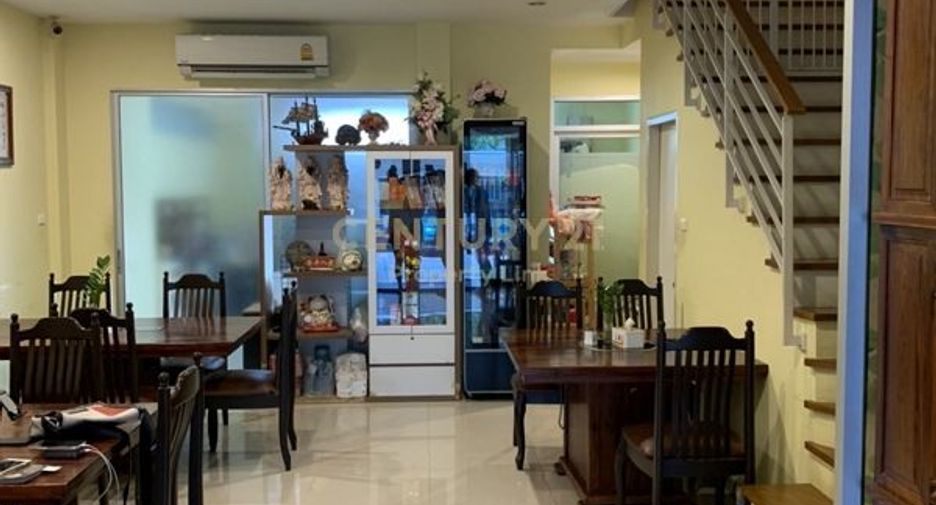 Casa adosada en venta de 5 habitaciones en Prawet, Bangkok