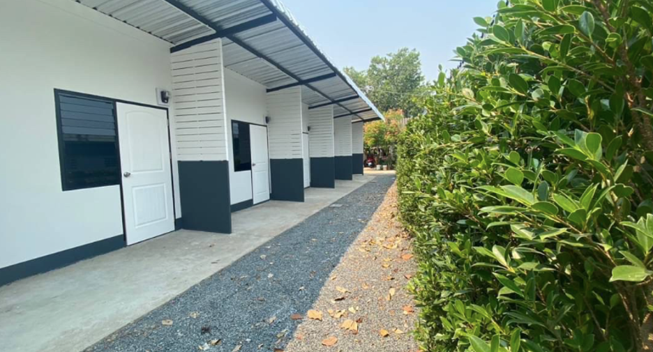 For sale 7 bed apartment in Mueang Chiang Mai, Chiang Mai