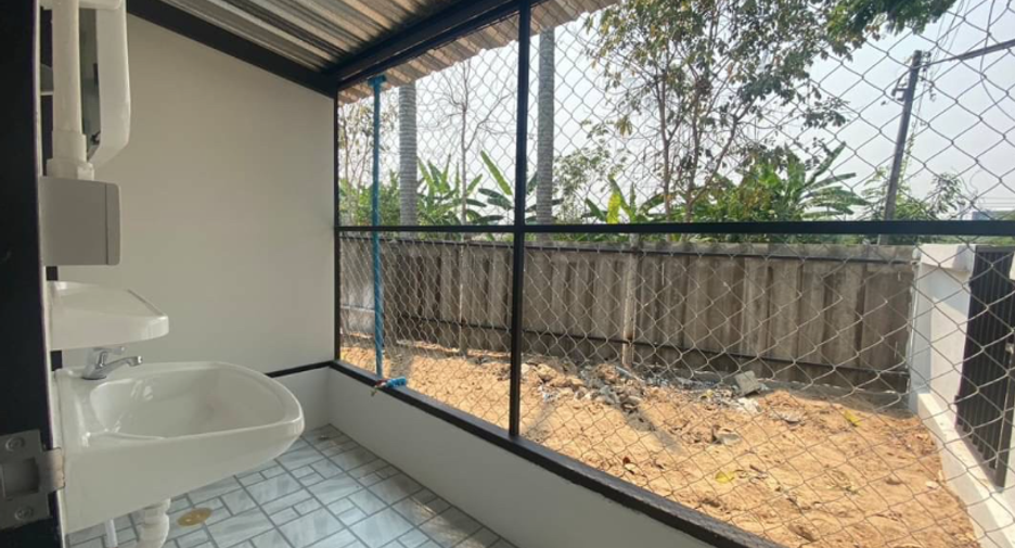 For sale 7 bed apartment in Mueang Chiang Mai, Chiang Mai