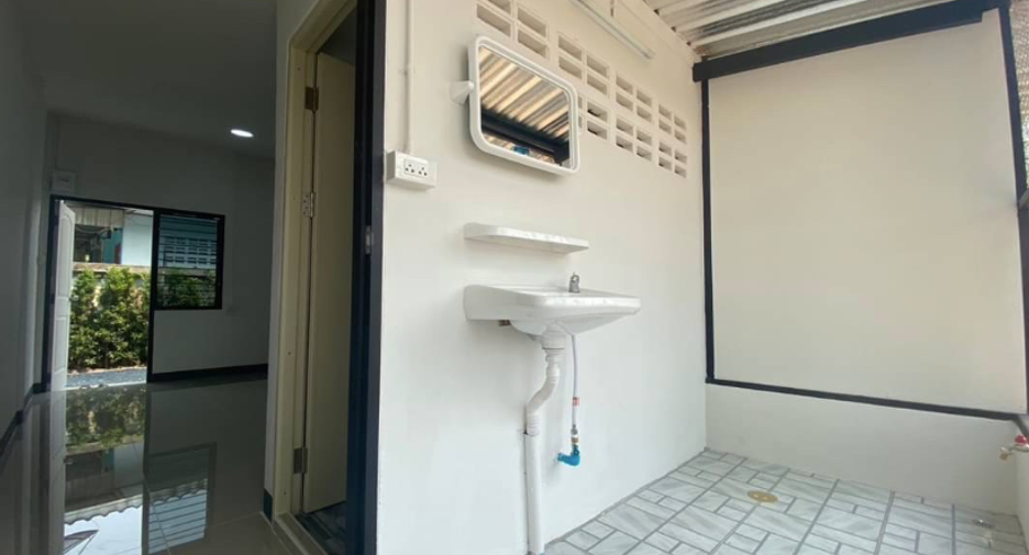 For sale 7 bed apartment in Mueang Chiang Mai, Chiang Mai