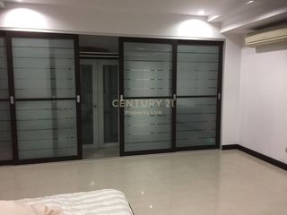 出售 8 卧室 商业空间 在 Din Daeng, 曼谷