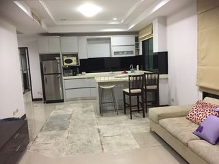 出售 8 卧室 商业空间 在 Din Daeng, 曼谷