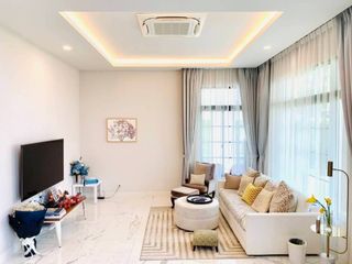 For sale 4 bedrooms house in Suan Luang, Bangkok